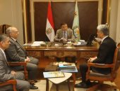 ‫ وزير الزراعة يستقبل أمين مرصد الصحراء لبحث التعاون فى ملف تغيرات المناخ