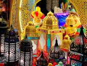 روحانيات رمضان.. الفوانيس تزين شارع المعز استقبالا للشهر الكريم