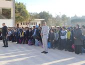 إحالة عدد من العاملين بمدرسة للشؤون القانونية خلال زيارة لمدير تعليم الجيزة