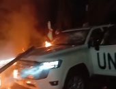 شاهد عناصر حزب الله يقطعون طريق مطار بيروت ويحرقون موكب نائب رئيس يونيفل