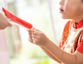 أنت السبب يابا.. طفل صينى يتصل بالشرطة بعد خلاف مالى مع والده