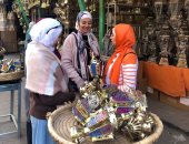 المصريون يستعدون لأجواء رمضان.. ديكورات وفوانيس وفرحة في الشوارع
