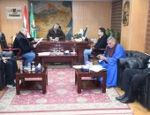 محافظ الفيوم يلتقي أعضاء مجلسي النواب والشيوخ لبحث شكاوى المواطنين