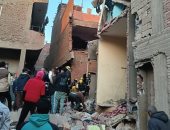 أهالي كرداسة يستيقظون على كارثة.. انهيار عقار مكون من 3 طوابق يسفر عن مصرع 10 أشخاص وإصابة 3 آخرين ونجاة 6 من الموت.. انفجار غازي بالطابق العلوى أدى لتحول المنزل إلى ركام.. وإخلاء عقارين مجاورين من السكان.. صور