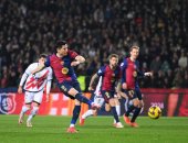 برشلونة ضد رايو فاليكانو.. البارسا يتقدم بركلة جزاء ليفاندوفسكى فى الشوط الأول