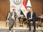 وزير البترول يبحث مع نائب لوك أويل للبحث والاستكشاف الفرص الاستثمارية 
