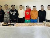 خططوا للجريمة ببراعة.. لصوص يسطون على سيارة محملة بالذهب والأموال