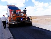 إنشاء محاور تنموية جديدة بمحافظة مطروح.. جهاز تعمير الساحل الشمالى الغربى ينفذ مشروعات خدمية وتنموية لتوفير حياة كريمة بالمناطق النائية.. رصف طرق وإنشاء منازل للأسر الأولى بالرعاية ومشروعات مكافحة التصحر.. صور