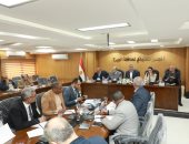 محافظ الجيزة يعقد اجتماعًا بمجلس إدارة المناطق الصناعية فى الصف والعياط