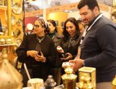 رئيس "القومى للمرأة" ووزيرة التضامن تتفقدان جناح المجلس فى معرض ديارنا