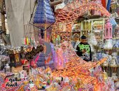 وحوى يا وحوى.. شوارع القاهرة تتزين بفوانيس رمضان مع اقتراب الشهر الكريم