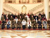 وزير الدفاع يكرم عددا من القادة الذين أوفوا العطاء بالقوات المسلحة