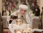 البابا تواضروس يترأس قداس رسامة كهنة جدد بالكاتدرائية