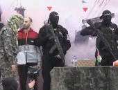 الصليب الأحمر يتسلم إسرائيليين اثنين من الأسرى في رفح الفلسطينية.. صور