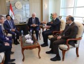 وزيرا التعليم العالي والشباب يعقدان اجتماعا مع رئيس الاتحاد الدولي للرياضة الجامعية