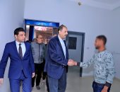 محافظ سوهاج يسلم 20 منزلا بنجع عرب مهدي بأخميم بعد إعادة تأهيلها