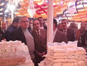 محافظ جنوب سيناء يفتتح سوق اليوم الواحد بتخفيضات 30% بمدينة طابا.. فيديو
