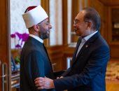 رئيس وزراء ماليزيا يستقبل وزير الأوقاف لتعزيز التعاون الدينى والثقافى
