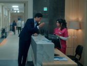 أحمد عبد الوهاب يغازل الفتيات بالمستشفى فى الحلقة الأولى من مسلسل الكابتن