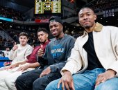 نجوم ريال مدريد يشاهدون فوز الملكى فى كلاسيكو السلة.. فيديو وصور