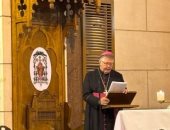 مطران الكنيسة اللاتينية يترأس صلوات المسبحة الوردية من أجل شفاء البابا فرنسيس