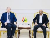 محافظ شمال سيناء يستقبل سفير هولندا لبحث جهود الإغاثة والمساعدات الإنسانية لغزة