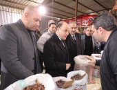 محافظ كفر الشيخ: توافر السلع الغذائية والأساسية بمعارض "أهلاً رمضان" 