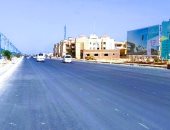 التوسع في مشروعات رصف شوارع وطرق مدينة مرسى مطروح.. مد أعمال البنية التحتية بالعزب والأحياء قبل رصف شوارعها.. المدينة تشهد أعمال تطوير واسعة بالتزامن مع تطوير الكورنيش وكوبري روميل.. صور