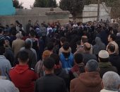 جنازة مهيبة لـ4 أشخاص من أسرة واحدة نتيجة تسريب الغاز فى المنوفية.. صور