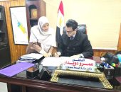 وكيل "صحة سوهاج" يعتمد توزيع دفعة فنيات التمريض للعمل بالمنشآت الصحية