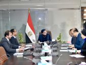 وزيرة البيئة تبحث تنفيذ مشروعات فى إدارة المخلفات والتنوع البيولوجى والتنقل الحضرى