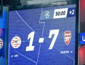 أرسنال يتفوق على عمالقة دورى أبطال أوروبا برقم قياسى بعد سباعية بي إس في