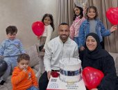 أفشة ينشر صورا من احتفاله بعيد ميلاده وسط أسرته