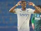الفيحاء ضد الهلال.. الزعيم يتفوق بهدف كنو في الشوط الأول بالدوري السعودي