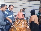 مائدة إفطار مسلمين ومسيحيين 1200 وجبة فراخ وبطاطس ورز في كفر الشيخ.. فيديو 