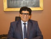 الفنانون وموظفو دار الأوبرا ينعون والد الدكتور علاء عبد السلام