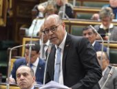 وزير العمل: قانون العمل الجديد يلزم المنشآت بالحد الأدنى للأجور ويعاقب المخالف