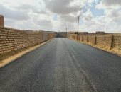 محافظ الجيزة: رصف وتطوير طرق حيوية بالواحات البحرية لتسهيل حركة تنقل المواطنين