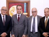 أسرة الشيخ محمد صديق المنشاوى تهدى إذاعة القرآن الكريم 25 حفلة لتلاوات نادرة