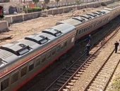 خروج عربات قطار عن القضبان قبل دخوله محطة طنطا.. صور