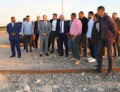 وزير النقل ومحافظ الإسماعيلية يتابعان تداعيات حادث تصادم قطار القنطرة شرق