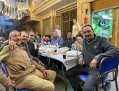 اللمة الحلوة.. أهالى إمبابة يجتمعون على مائدة إفطار الـ500 متر بأحد شوارع البصراوى