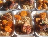 1200 وجبة فراخ ورز وبطاطس في مائدة شباب مسلمين ومسيحيين بكفر الشيخ.. فيديو