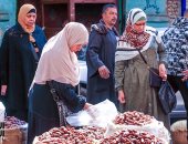 رمضان كريم.. انتعاش حركة بيع التمور بسوق الساحل