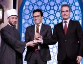 رئيس الوطنية للإعلام: تكريم الفنان سامح حسين جزء من رسالتنا فى دعم القيم