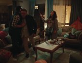 مسلسل حسبة عمري الحلقة 3.. شجار بين روجينا وعمرو عبد الجليل.. إسلام إبراهيم يحاول إنقاذ "هند" من أمن النادى.. على الطيب يحاول الصلح بين شقيقته وزوجها.. سرقة "حسن" ابن "فاروق".. وظهور خاص لـ"لبنى ونس"