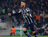 مغنى مكسيكى شهير يكشف عن موهبة فنية جديدة لسيرجيو راموس