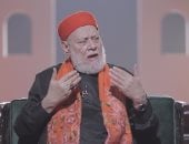 لماذا ينظر المجتمع للمرأة المدخنة بصورة مختلفة عن الرجل؟ .. على جمعة يجيب