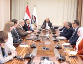 وزير قطاع الأعمال العام يلتقى وفدا من تحالف متخصص فى صناعة الألومنيوم