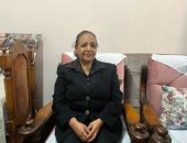 "ربنا عوضنى بيهم".. حكاية رجاء "أم الأطباء" الأم المثالية فى قنا